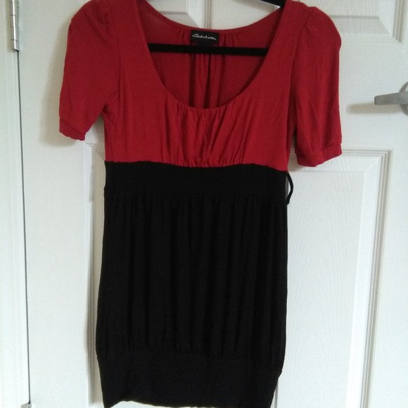 Red Colorblock Tunic - Picture 3 of 4